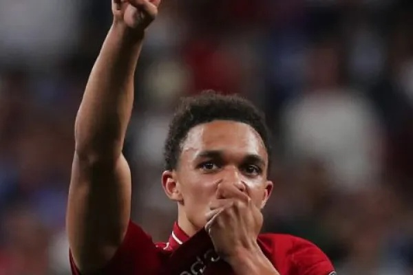 开始行动!马卡报爆,惨败巴萨后,皇马痛定思痛,决心冬窗引进阿诺德重塑防线