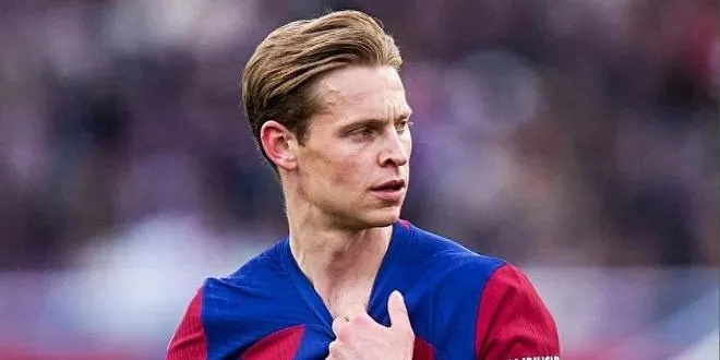 吉达联合对德容展现浓厚兴趣,积极与球员经纪人接触,转会传闻再起波澜