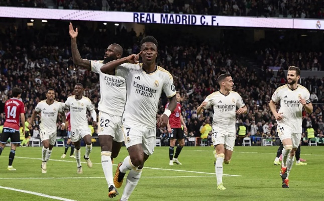 皇马左路人才济济?西媒曝戴维斯报价高达1亿欧,引关注!