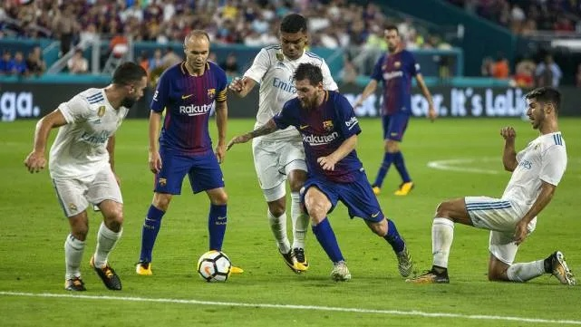 又是你俩！西超杯决赛再度上演，皇马vs巴萨半决赛成功晋级