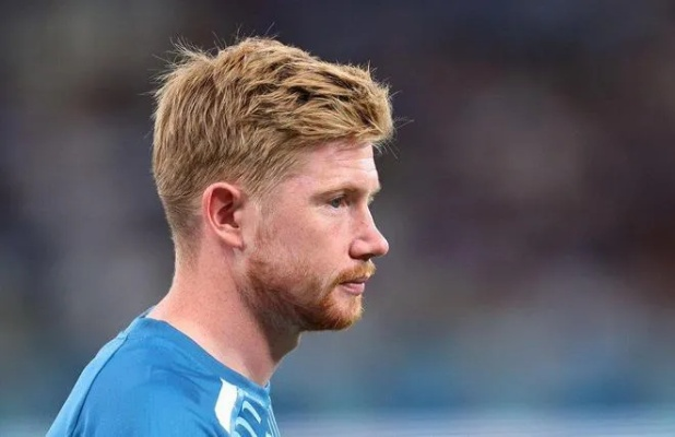 合同仅余6个月到期，德布劳内保持低调，尚未谈续约，目前一切如常