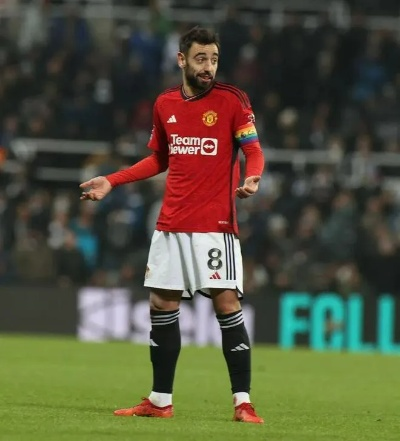 B费啊，真废呐！英媒炮轰，30万镑周薪下的失望表现，英格兰足球的未来何在？