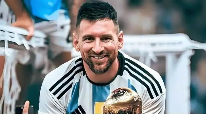 阿根廷名宿大胆发声，C罗比梅西强，梅西被保护得太好了！